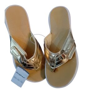 Gold Sandals with Metallic Finish and Flat Design Small